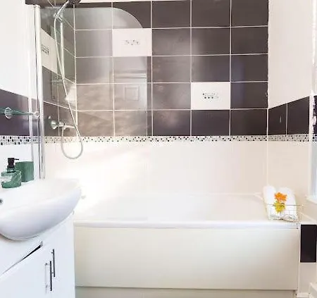 The Victoria - Close To Centre - Sleeps 8 * Лидс